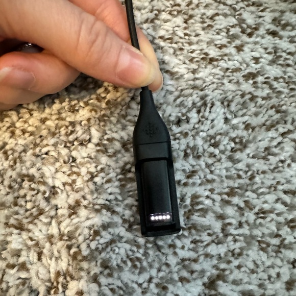 Fitbit Flex Charger and Wrist Band - Picture 4 of 7